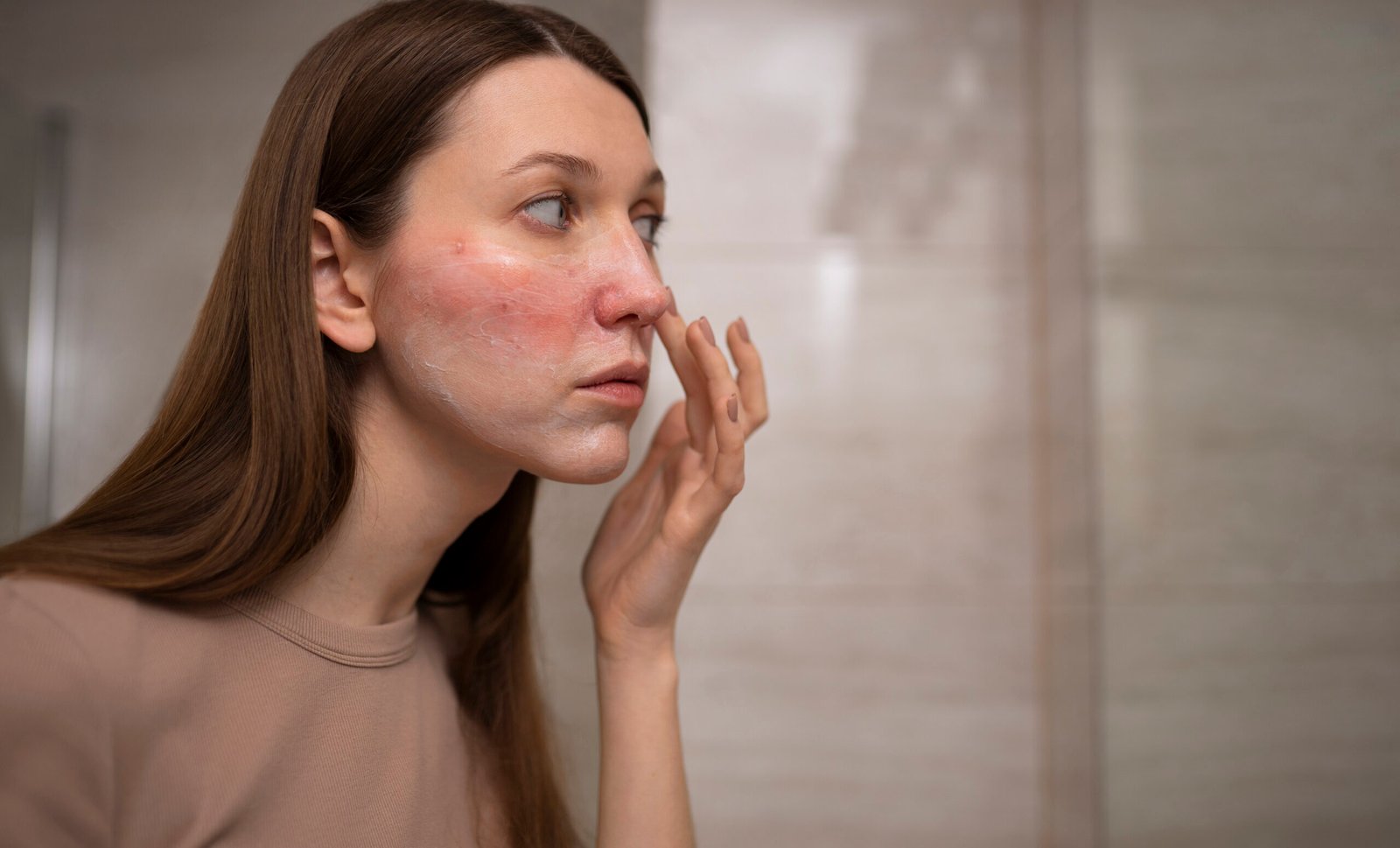 8 Conseils de Soin Peau Sensible pour Calmer, Protéger et Réparer au Quotidien