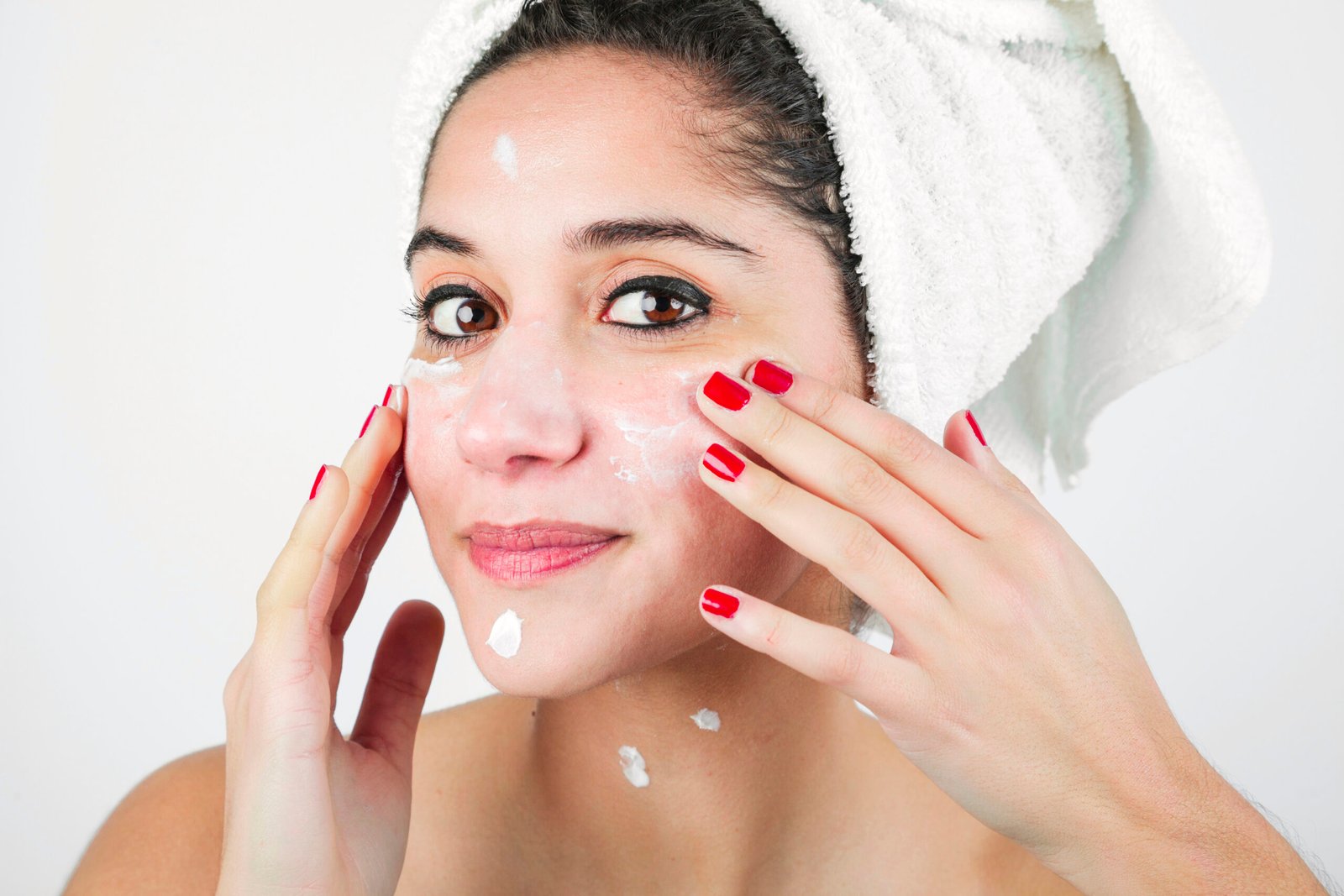 Gestes Indispensables pour une Hydratation Visage Quotidienne et une Peau Souple, Lumineuse et Confortable Toute l’Année 2026